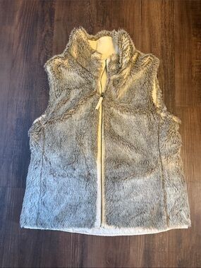 Women’s Reversible Fur Gap Vest